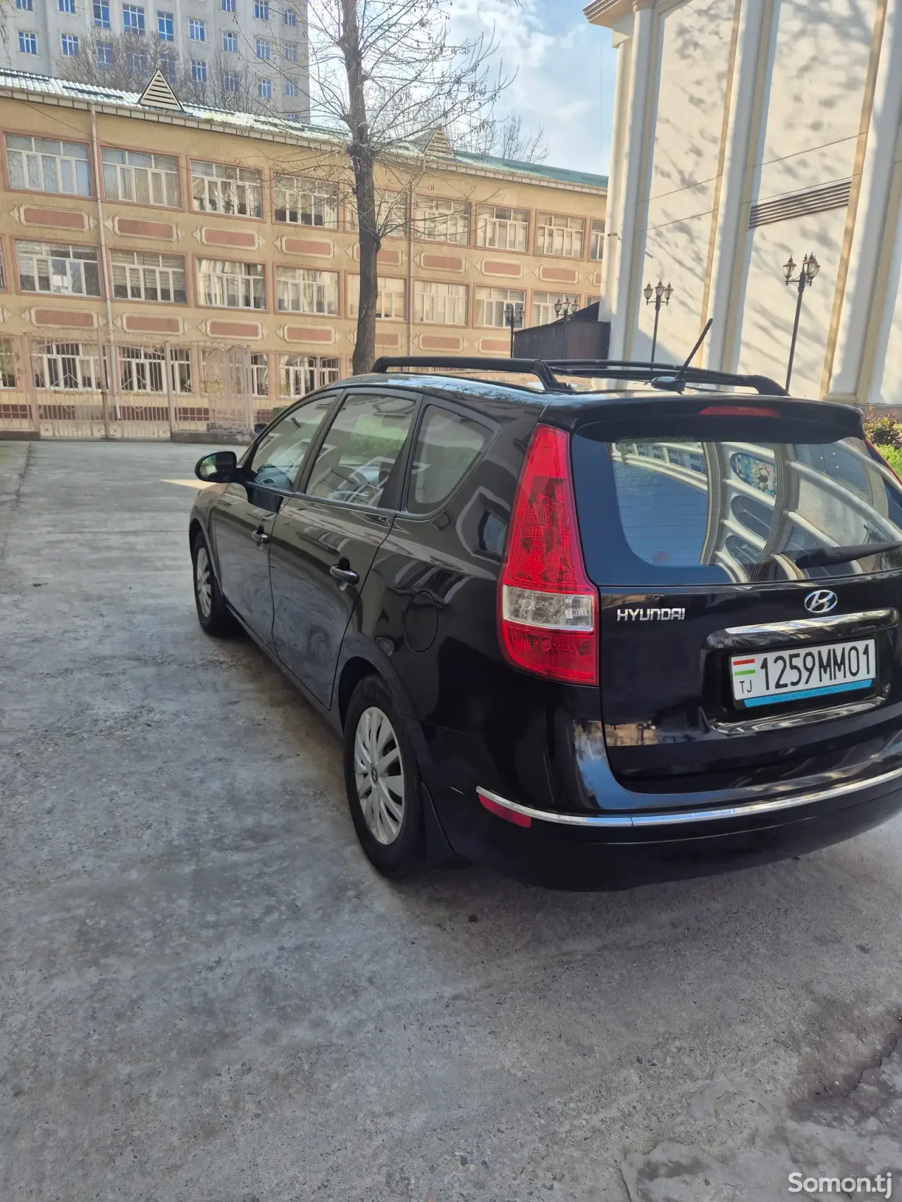 Hyundai Elantra 2011 · 2.0 AT