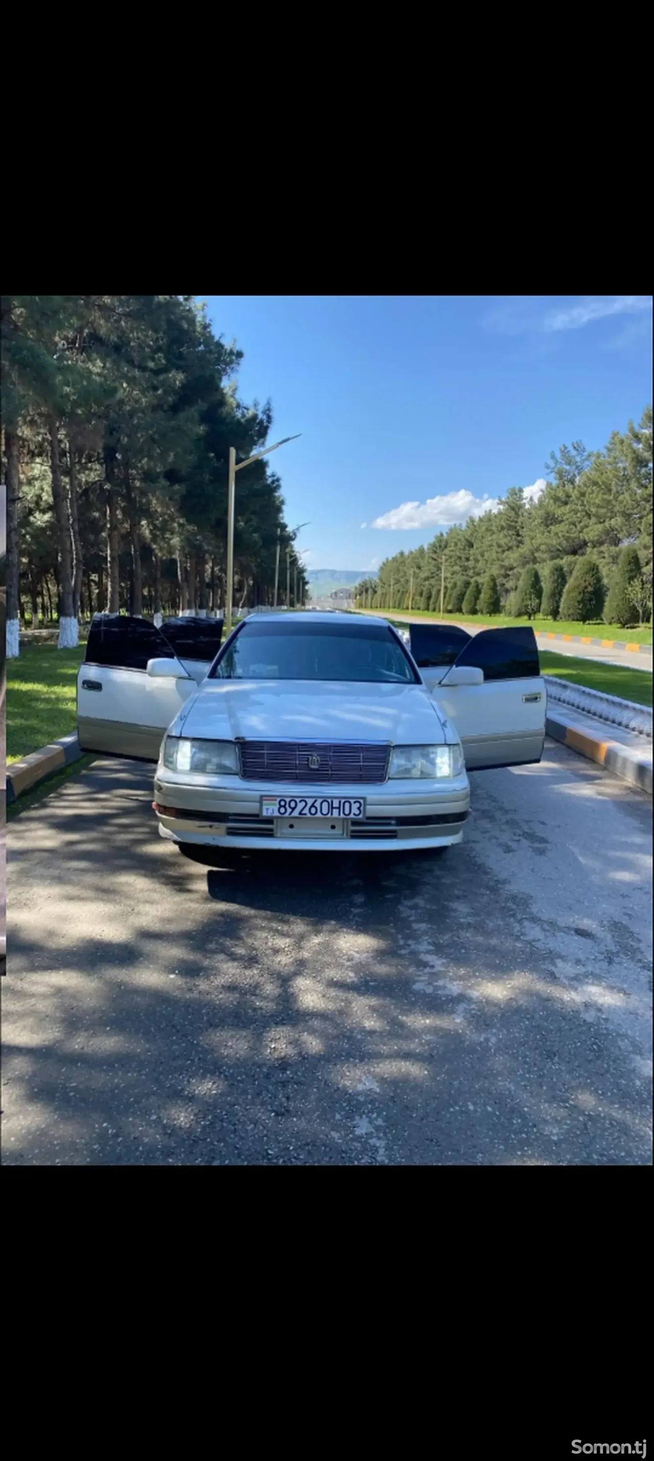 Toyota Crown 1995 · 2.5 AT