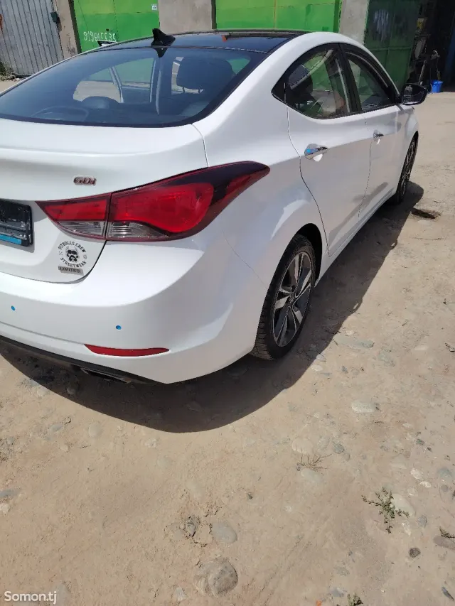 Hyundai Avante 2014 · 1.6 AT