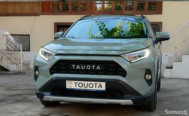 Toyota RAV 4 2022 · 2.5 AT