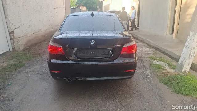 BMW 5 series 2010 · 3.0 AT