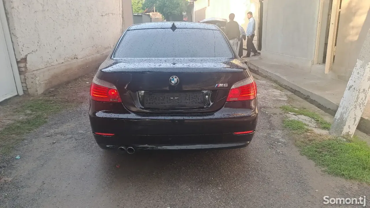 BMW 5 series 2010 · 3.0 AT