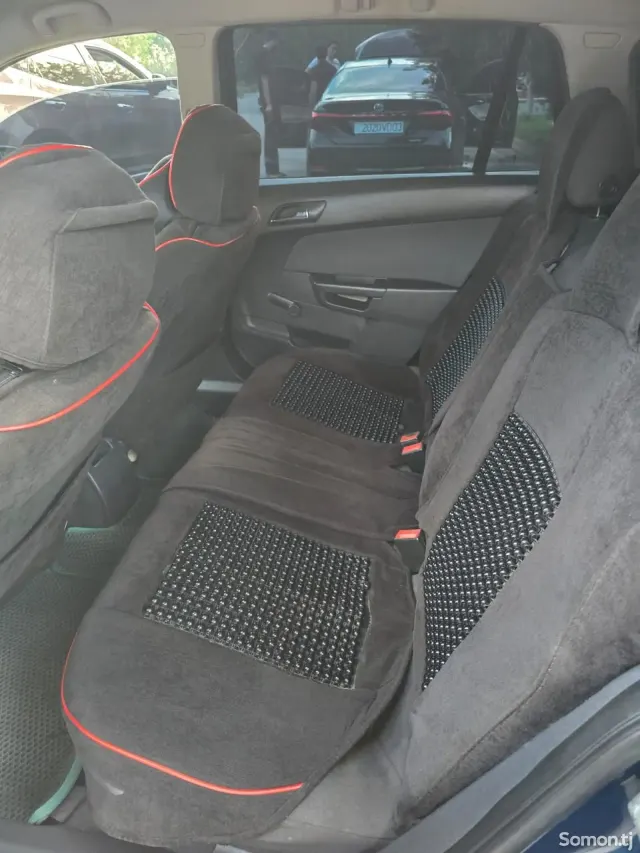Opel Astra H 2008 · 1.6 MT