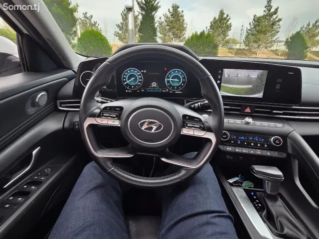 Hyundai Avante 2021 · 1.6 AT