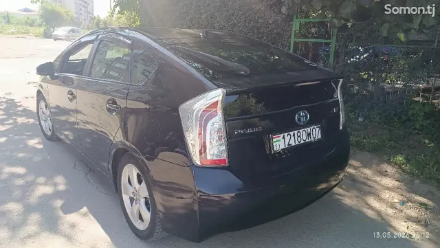 Toyota Prius 2014 · 1.8 AT
