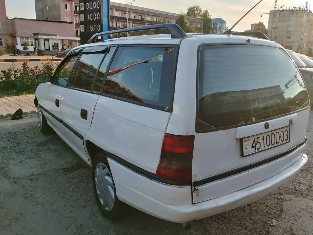 Opel Astra F 1996 · 1.6 MT