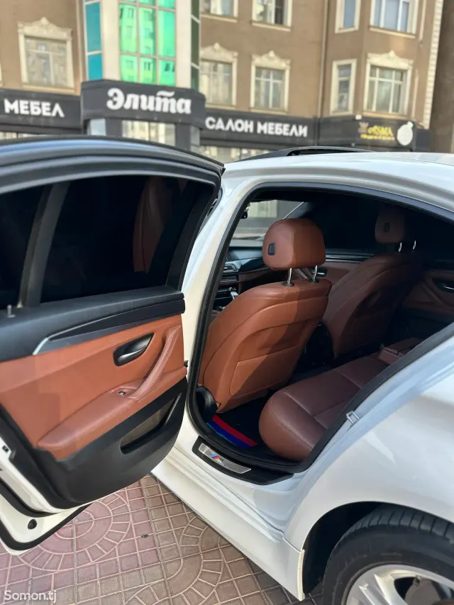 BMW 5 series 2016 · 2.0 AT