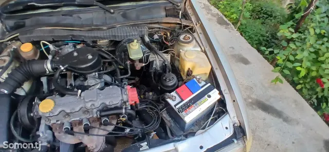 Opel Vectra A 1993 · 1.8 MT