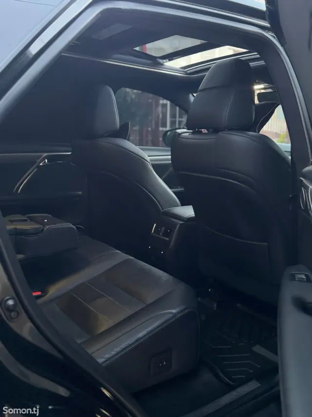 Lexus RX series 2017 · 4.5 AT