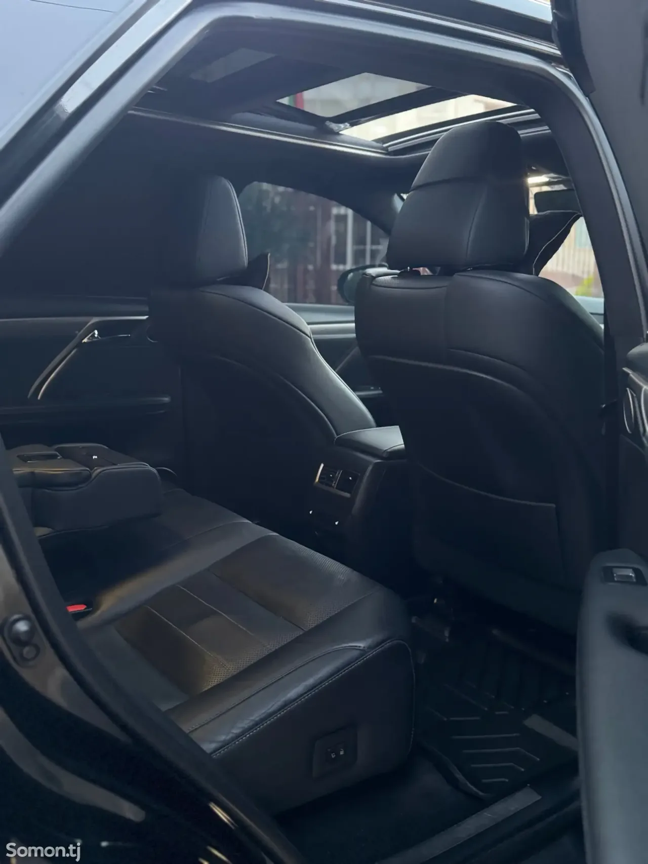 Lexus RX series 2017 · 4.5 AT