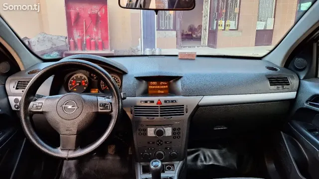 Opel Astra H 2007 · 1.6 MT