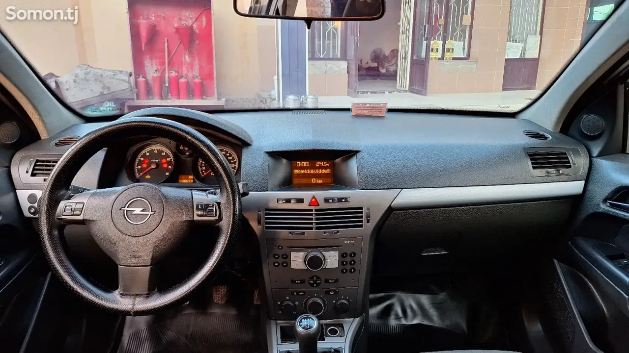 Opel Astra H 2007 · 1.6 MT