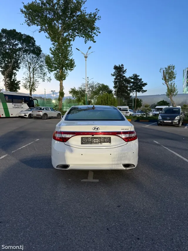 Hyundai Grandeur 2013 · 3.0 AT