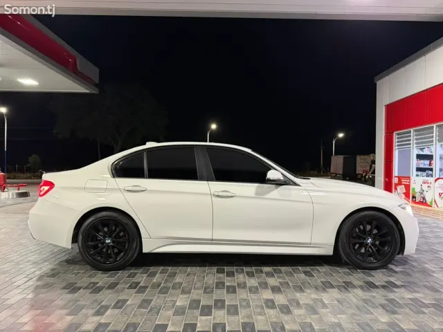 BMW 3 series 2017 · 2.0 AT