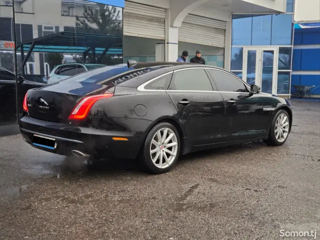 Jaguar Другая модель 2018 · 3.0 AT