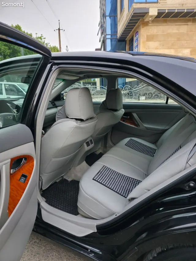 Toyota Camry 2010 · 3.5 AT