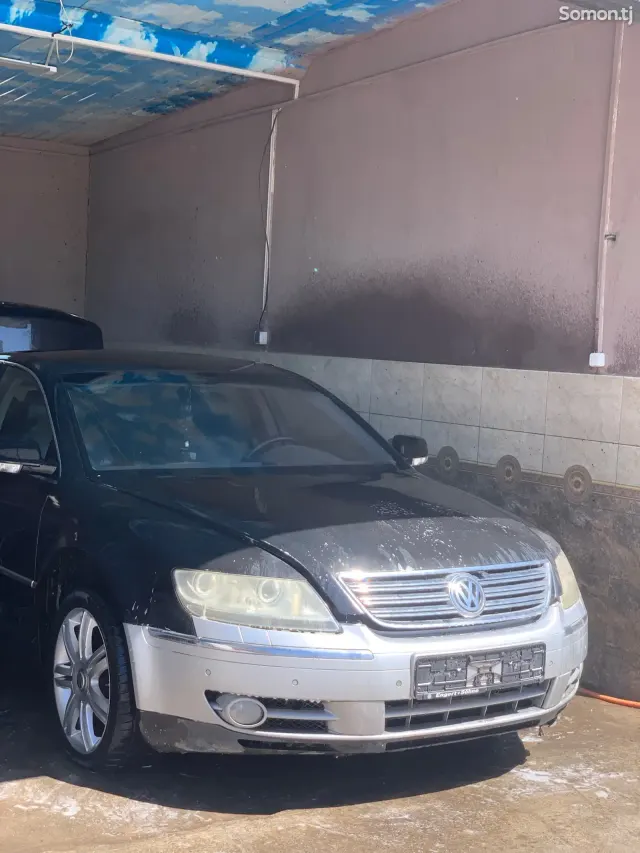 Volkswagen Phaeton 2003 · 6.0 AT