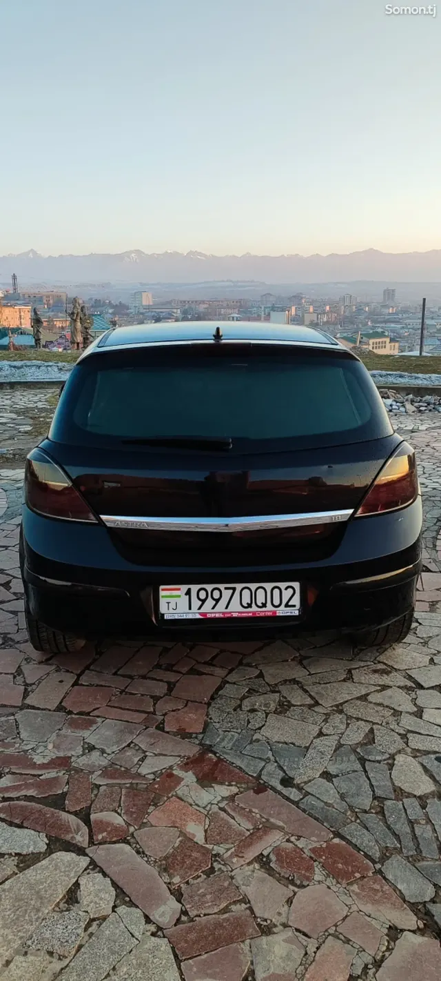 Opel Astra H 2009 · 1.8 AT