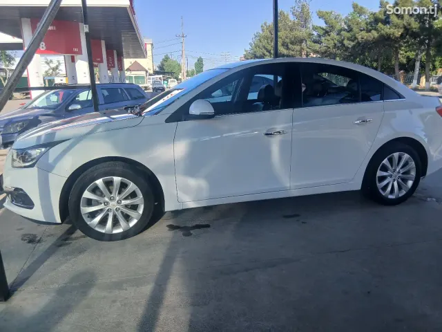 Chevrolet Cruze 2016 · 1.8 AT