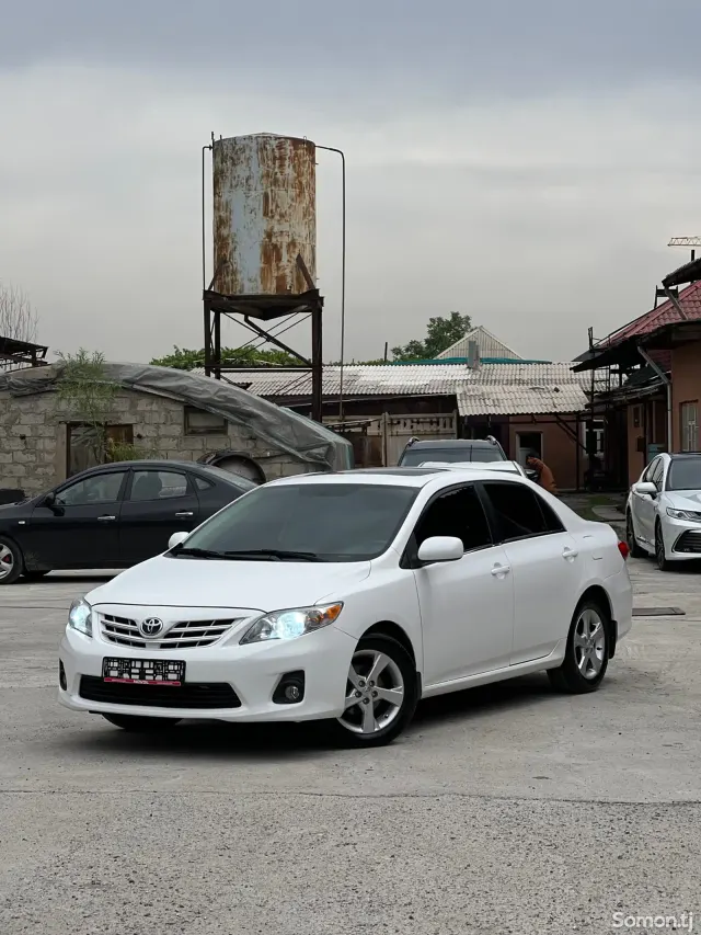 Toyota Corolla 2013 · 1.8 AT