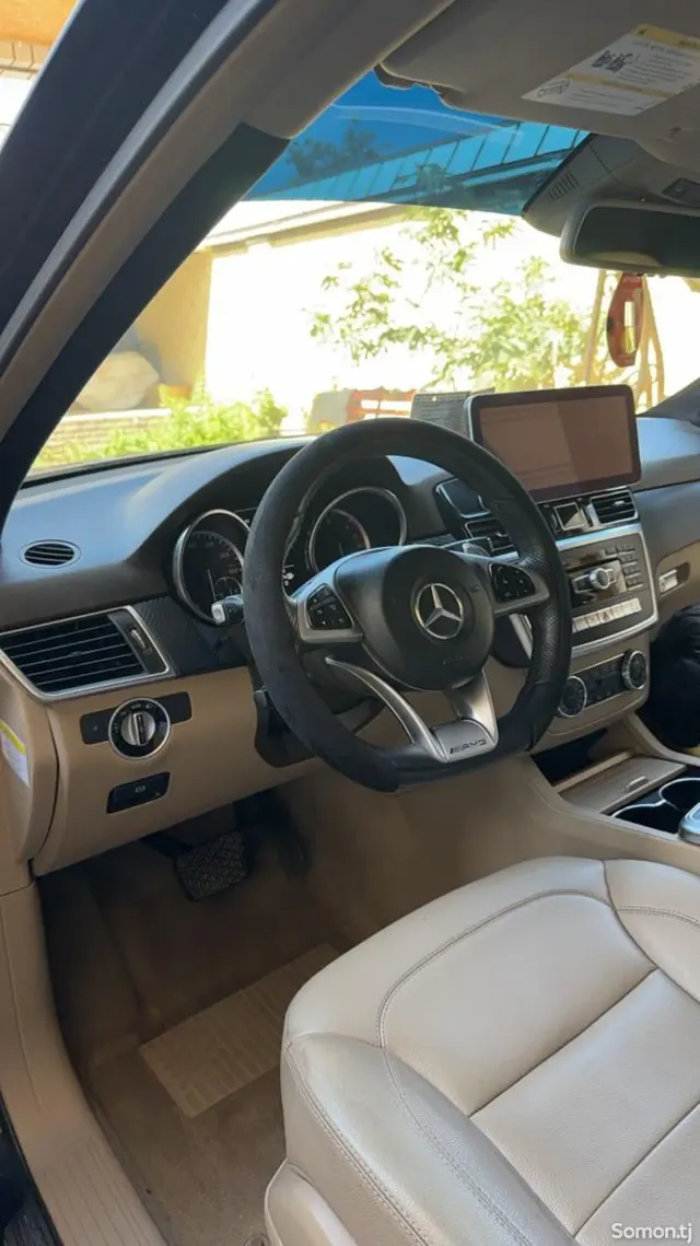 Mercedes-Benz ML class 2012 · 3.5 AT
