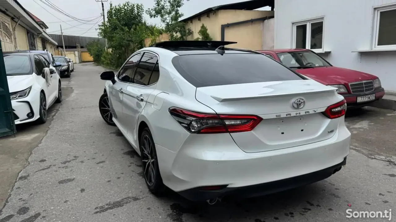 Toyota Camry 2018 · 3.5 AT