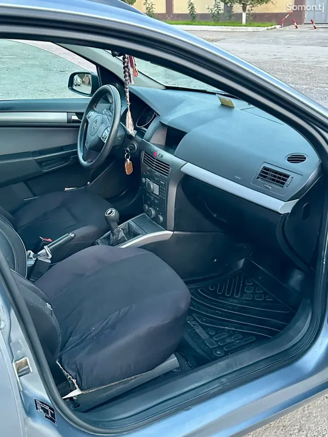 Opel Astra H 2006 · 1.8 MT