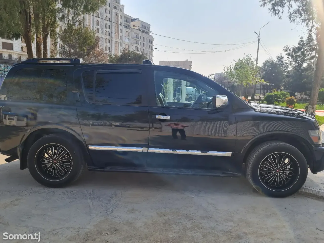 Infiniti QX series 2005 · 5.6 AT