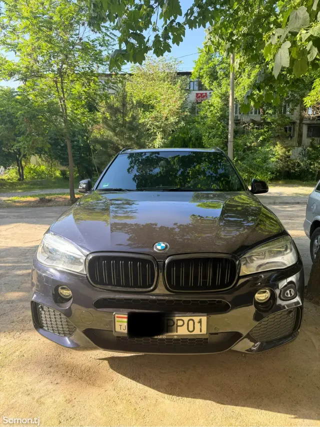 BMW X5 2015 · 3.0 AT