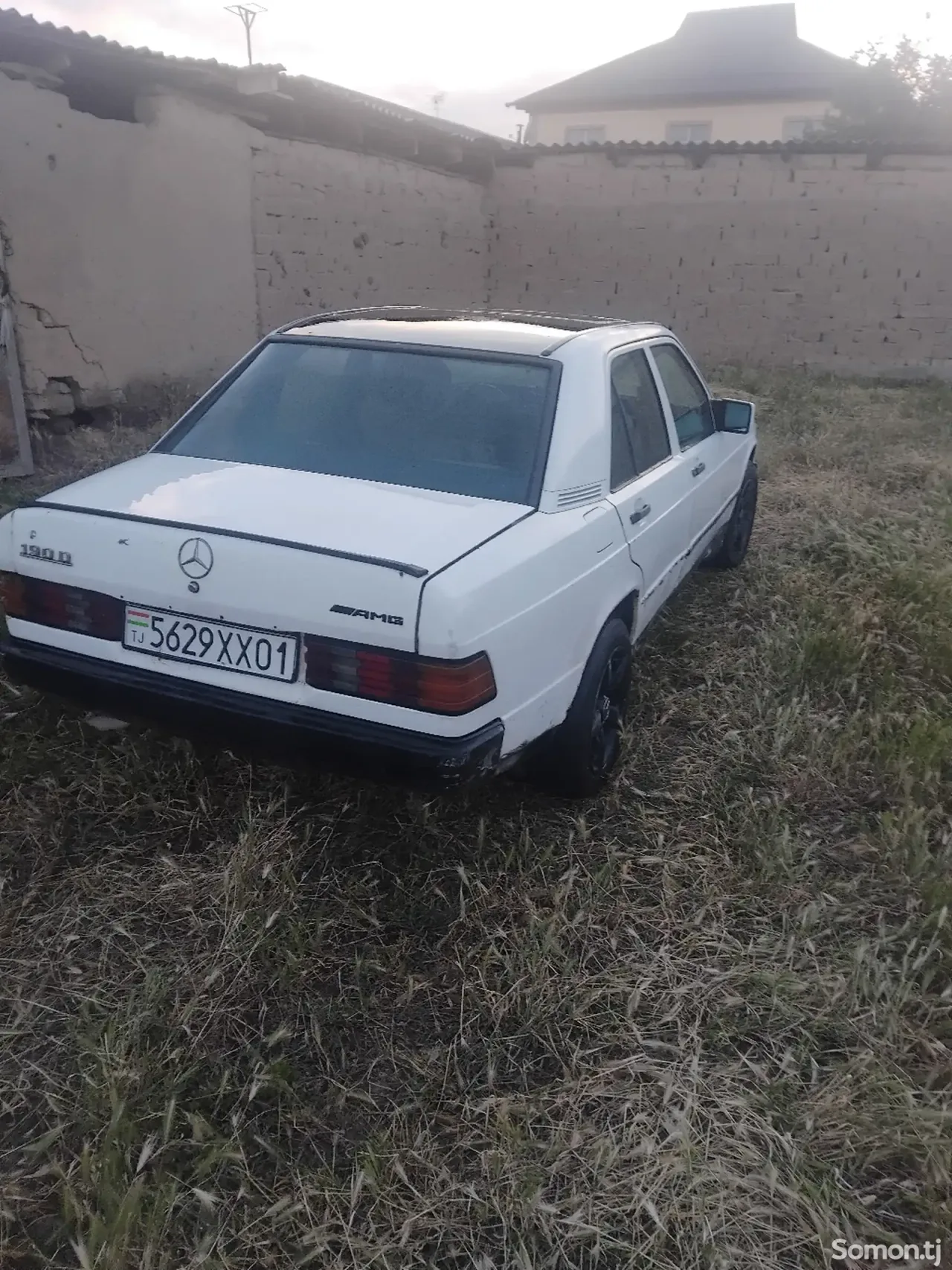 Mercedes-Benz W201 1985 · 2.0 AT