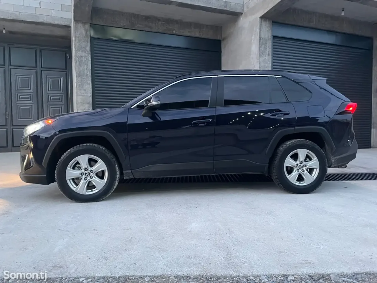 Toyota RAV 4 2022 · 2.5 AT