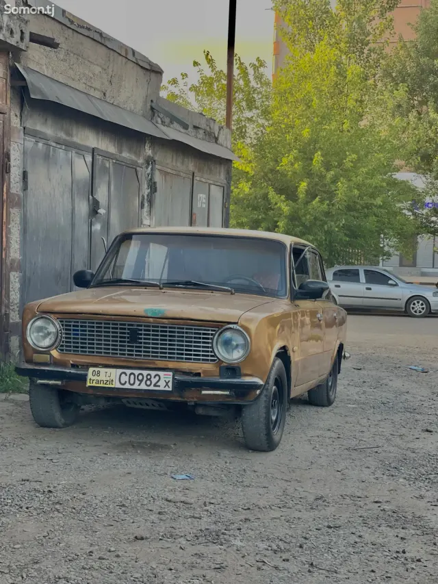 Lada (ВАЗ) 2101 1983 · 1.3 MT