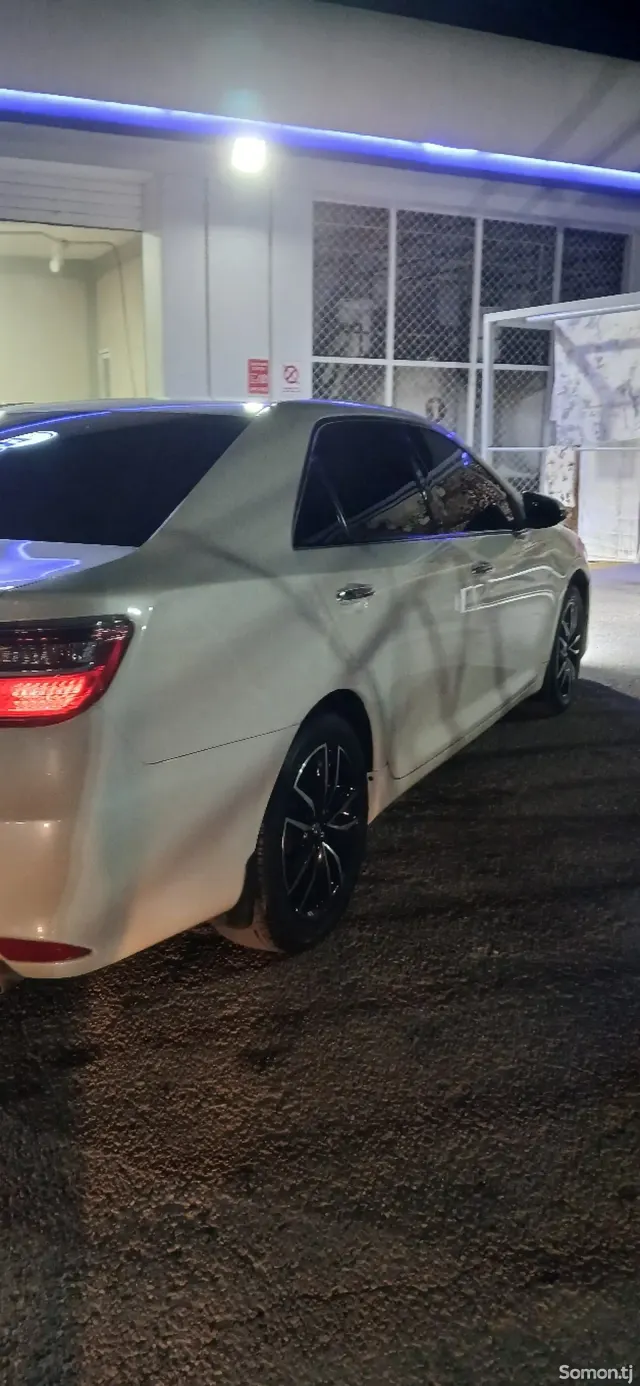 Toyota Camry 2016 · 2.5 AT