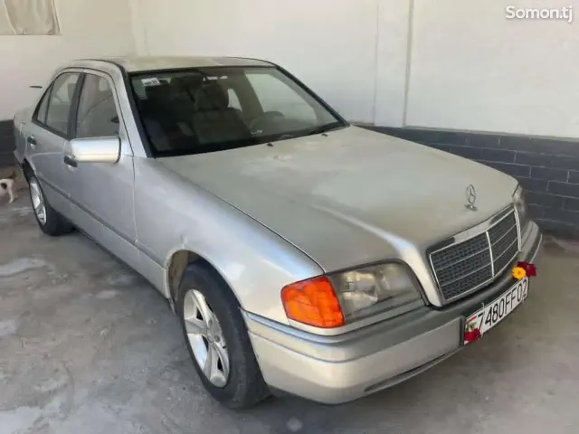 Mercedes-Benz C class 1995 · 1.8 MT