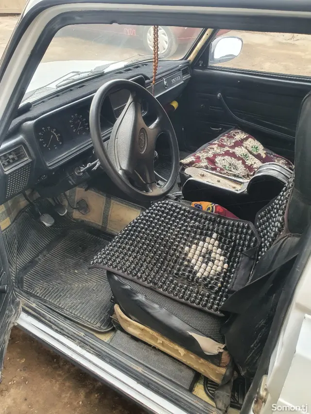 Lada (ВАЗ) 2107 2004 · 0.6 MT
