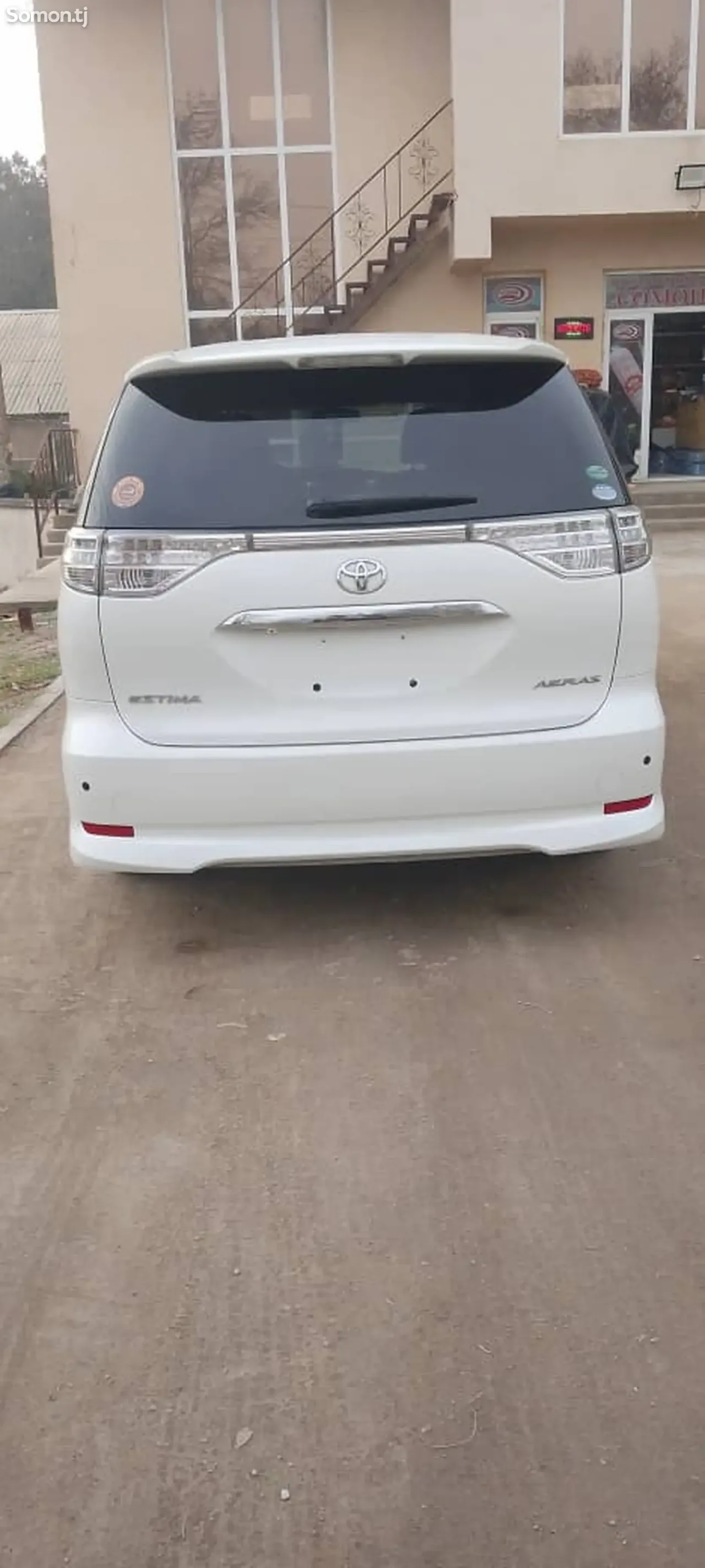 Toyota Estima 2014 · 2.4 AT