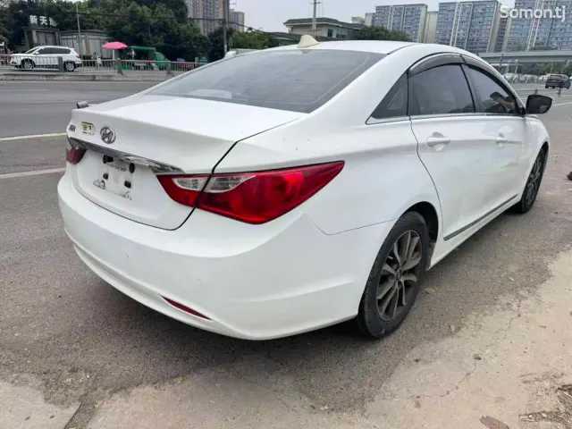 Hyundai Sonata 2016 · 2.0 AT