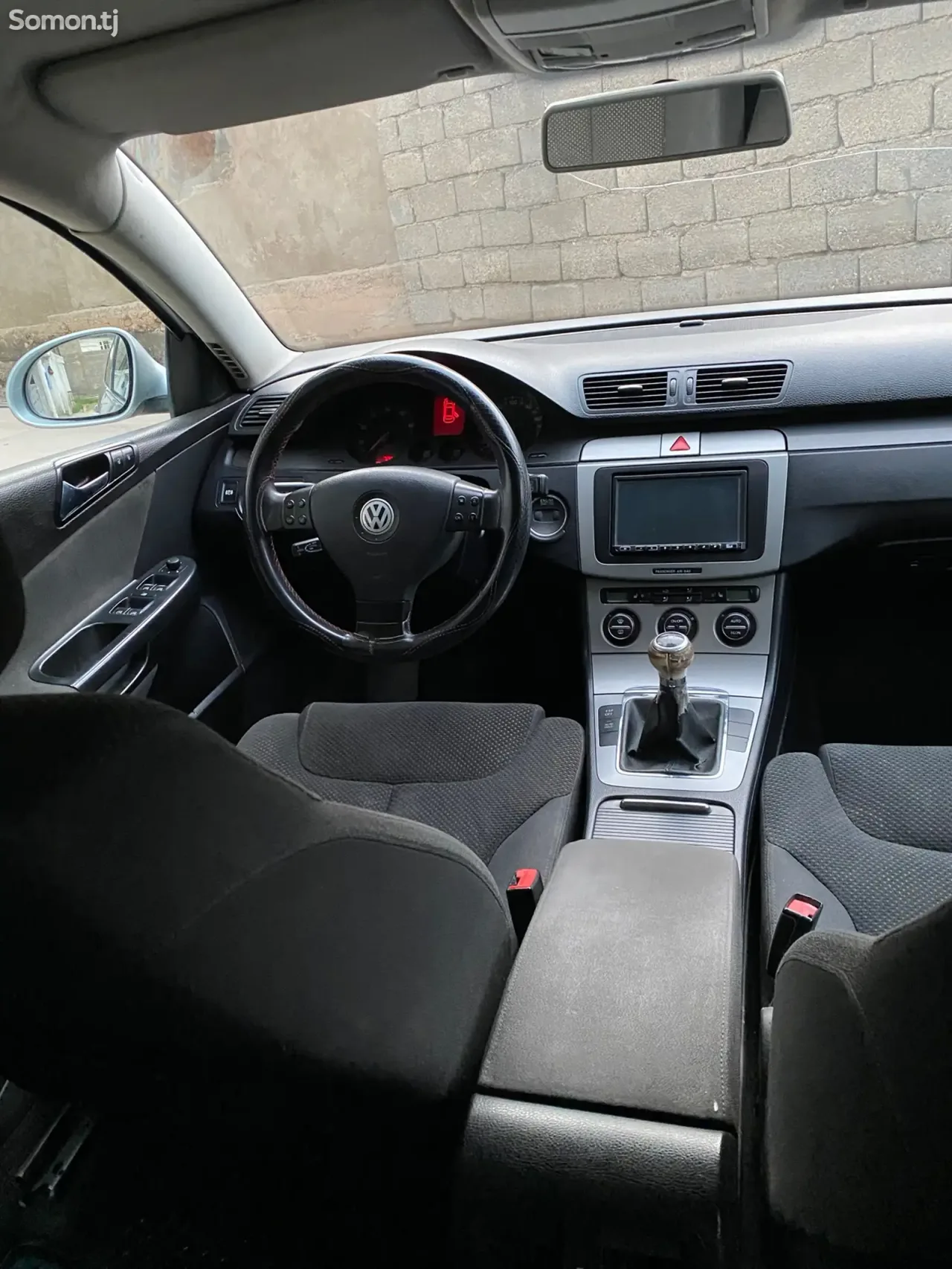 Volkswagen Passat 2006 · 2.0 MT