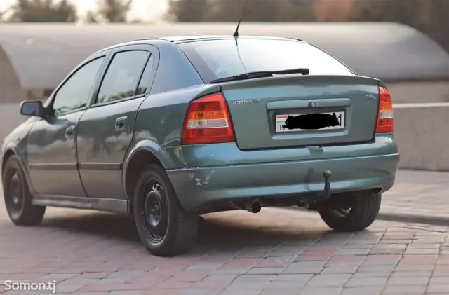 Opel Astra G 1999 · 1.6 MT