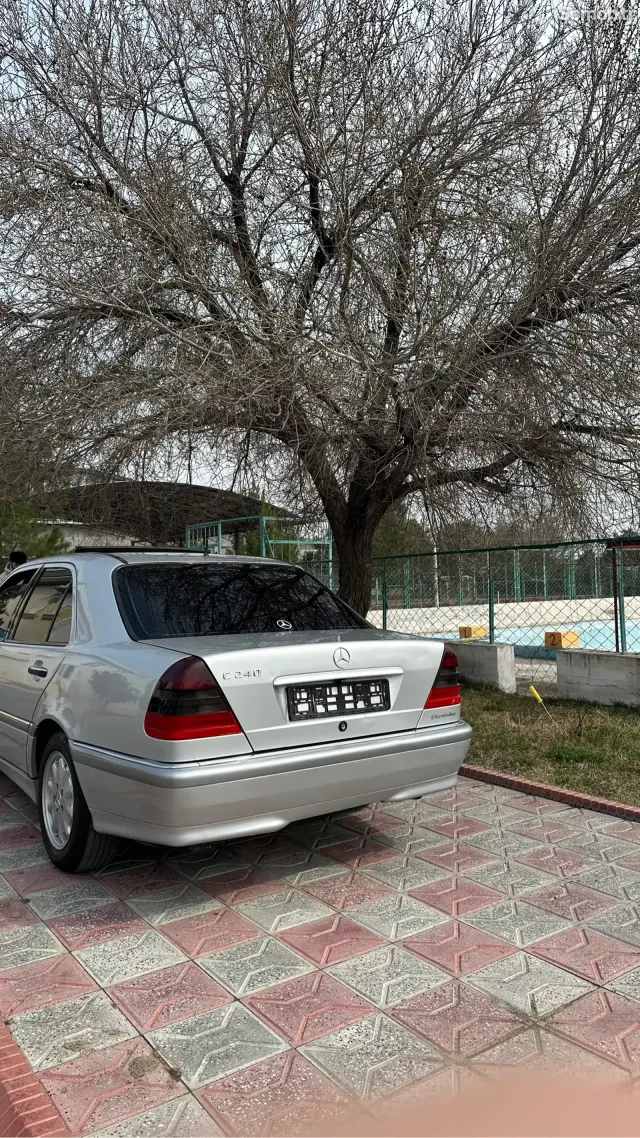 Mercedes-Benz C class 1999 · 2.4 AT