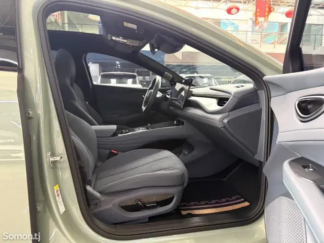 BYD Seal 2025 · AT