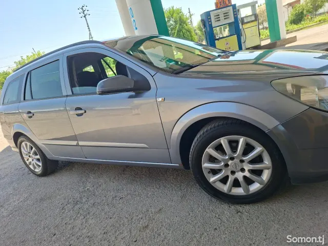 Opel Astra H 2006 · 1.6 MT