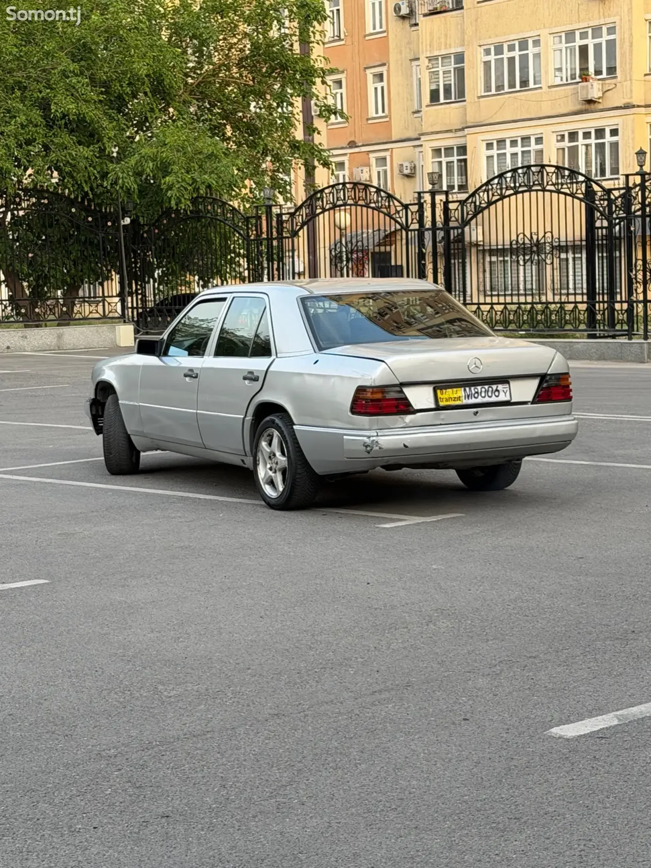 Mercedes-Benz W124 1993 · 3.0 AT