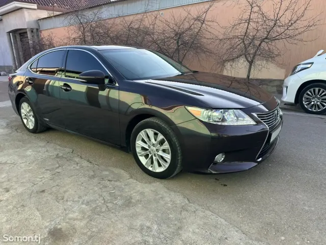 Lexus ES series 2014 · 3.5 AT