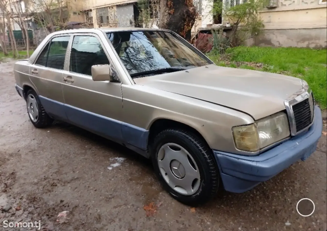 Mercedes-Benz W201 1991 · 1.8 MT