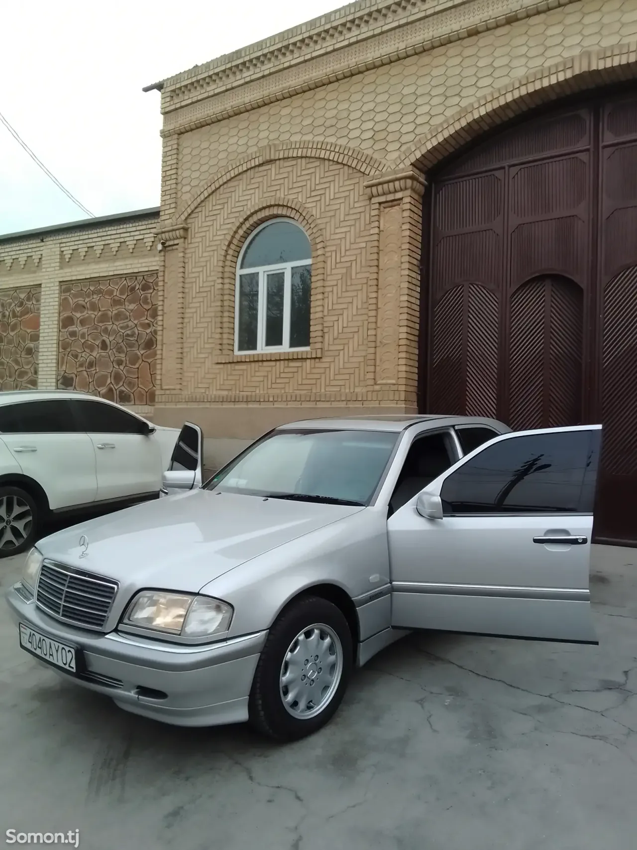 Mercedes-Benz C class 1999 · 2.4 AT