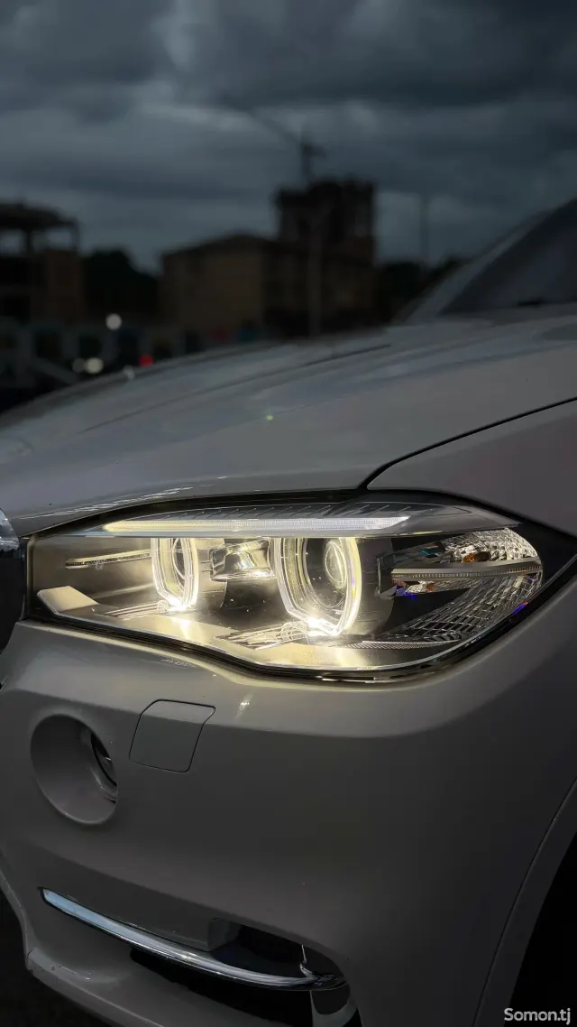 BMW M5 2016 · 3.0 AT