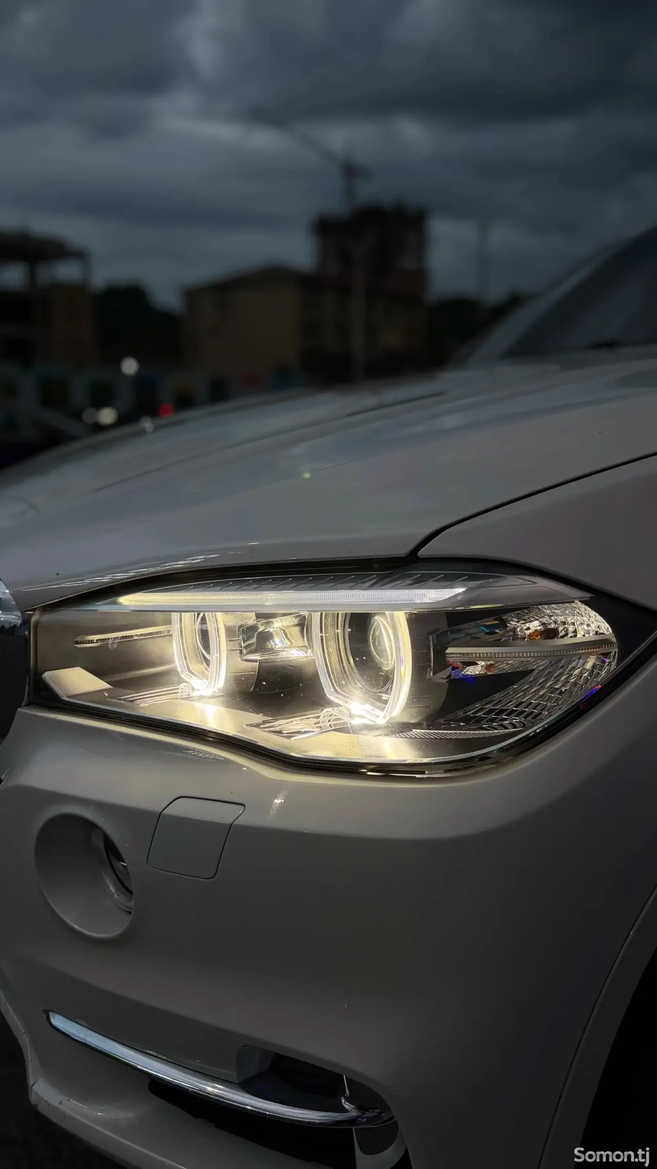 BMW M5 2016 · 3.0 AT