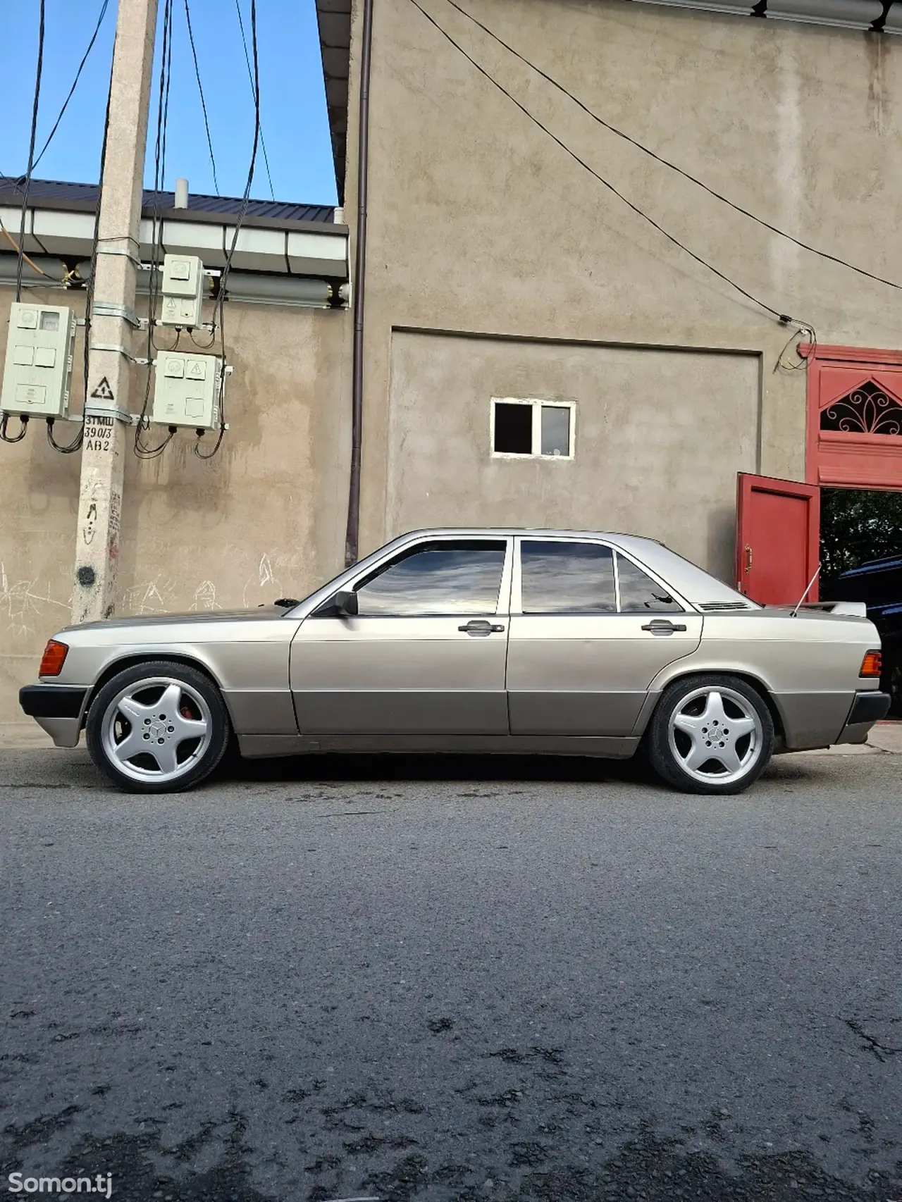 Mercedes-Benz W201 1991 · 1.8 AT