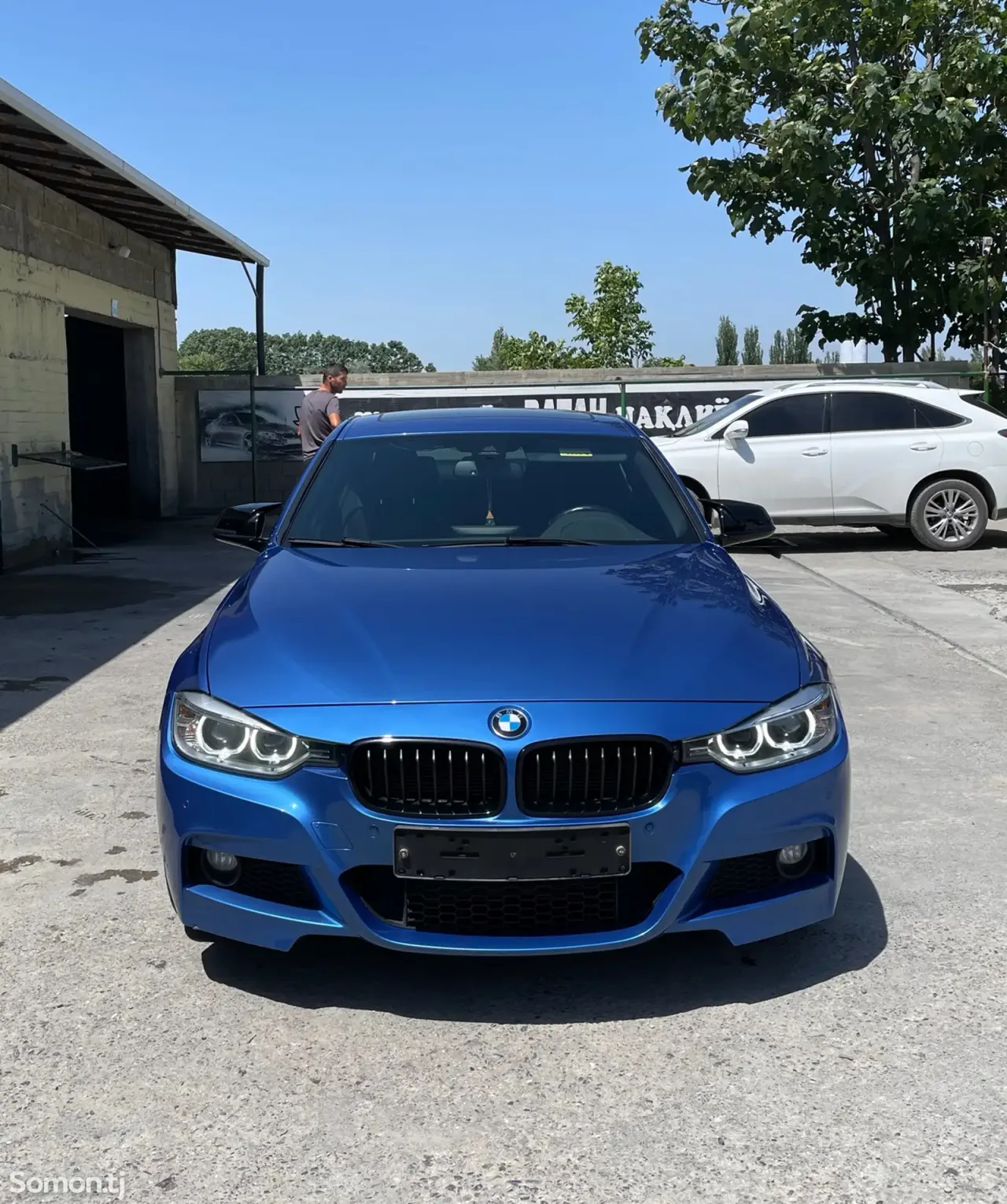 BMW 3 series 2016 · 2.0 AT